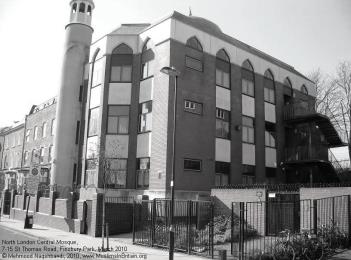 Finsbury Park Mosque, London: photo by Mehmood Naqshbandi