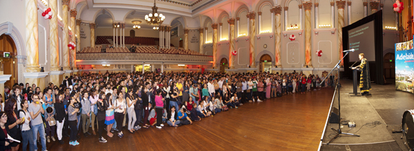 Almost 900 of Adelaide’s newest international students received a very special welcome from Adelaide Lord Mayor Stephen Yarwood on 27 March.