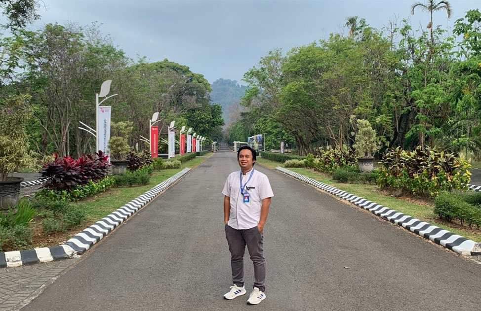 Heri Apriyanto at Purwodadi Botanical Gardens