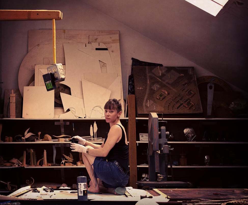 Annika in the Yucca Valley, California studio where she worked during her Joshua Tree Residency. Source.