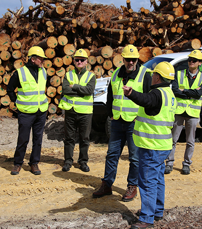 UniSA staff inspecting OneFortyOne Plantations radiata pine harvesting operations near Nangwarry in South Australia’s south east.