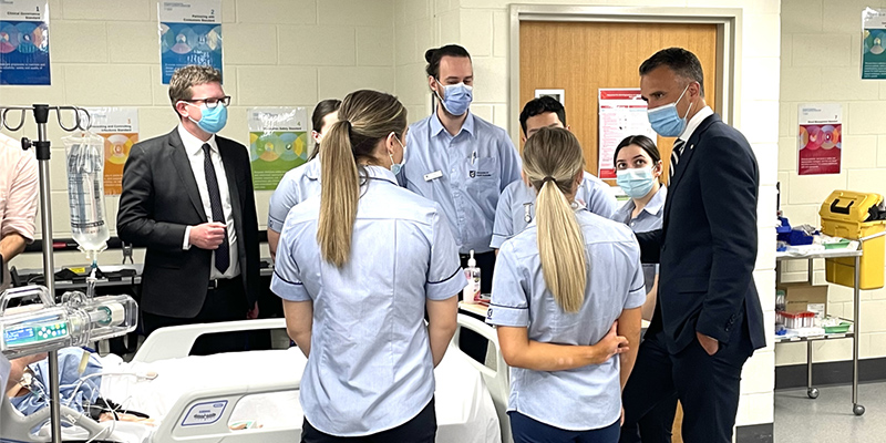 Premier Peter Malinauskas and Minister for Health and Wellbeing Chris Picton at UniSA’s Horizon Hospital and Health Service.