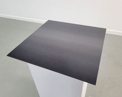 Thomas Folber, Magnetize, 2022, Ultra-violet ink on aluminium, 40x40cm.